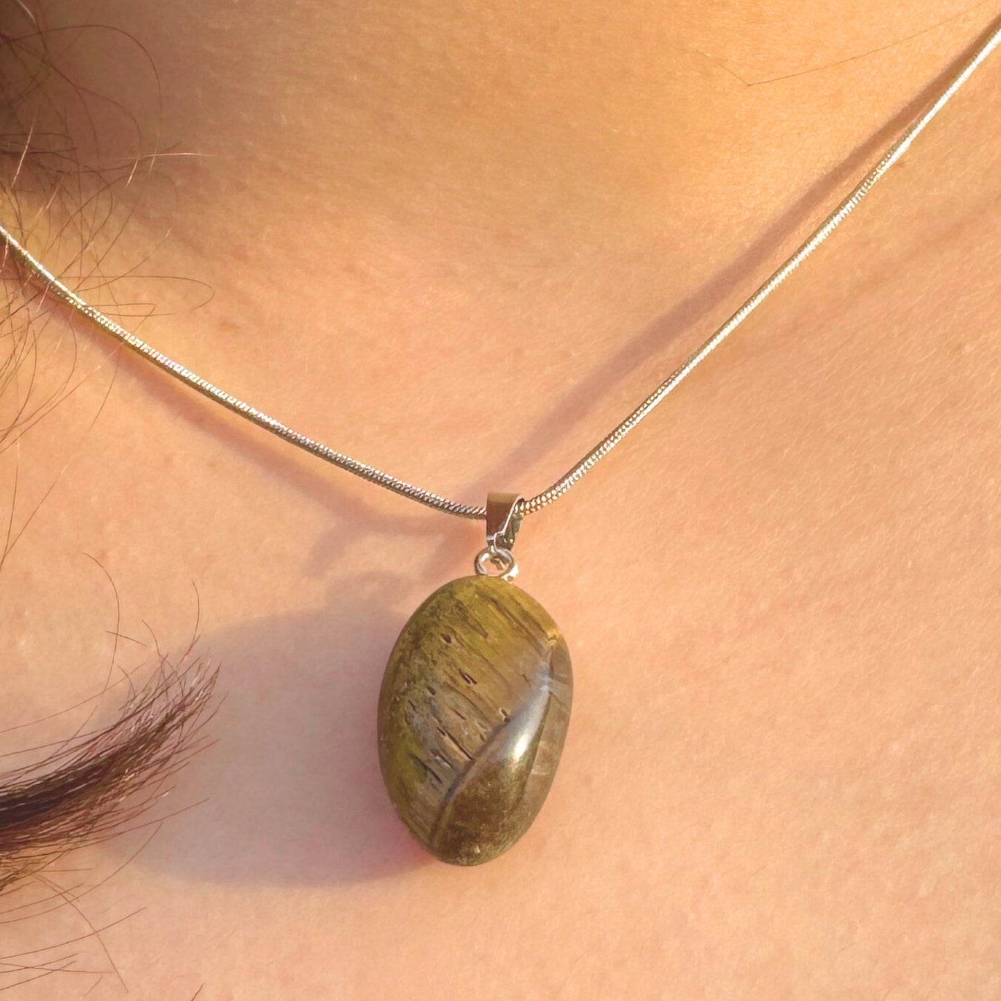 Natural Tigers Eye Pendant with 925 Silver Chain