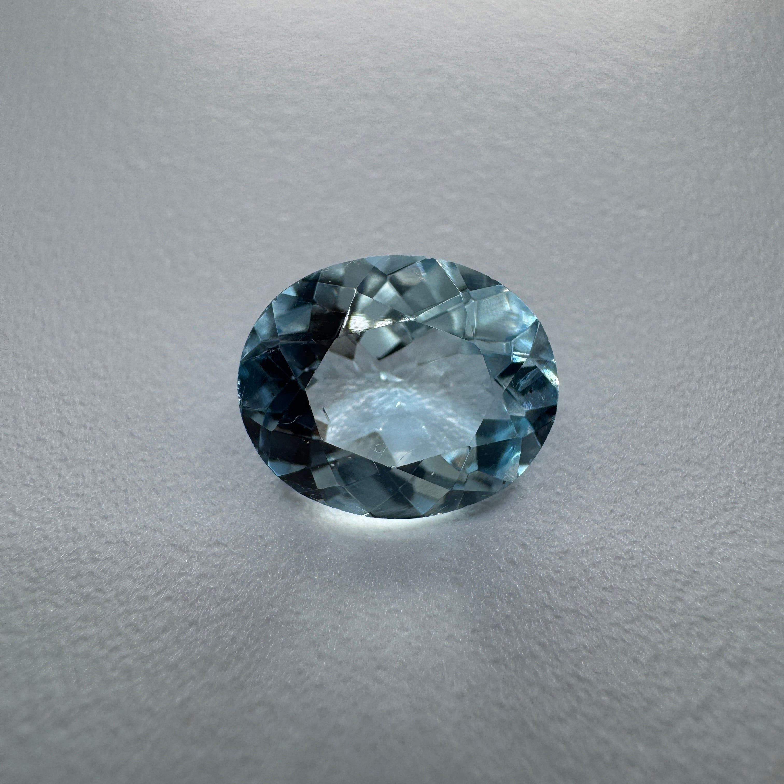 Natural Sky Blue Topaz Stone 4.10 Carats Oval Shape 8.8x5.6mm Size