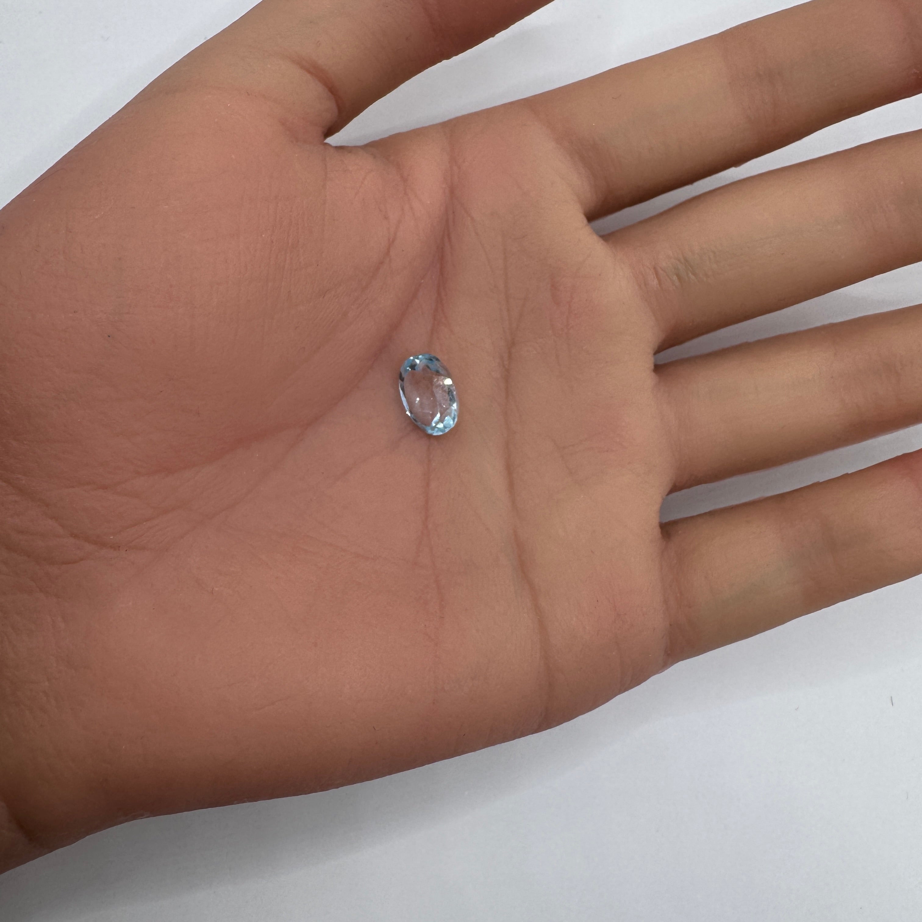 Natural Sky Blue Topaz Stone 3.25 Carats 7.8x5.1mm Oval Shape