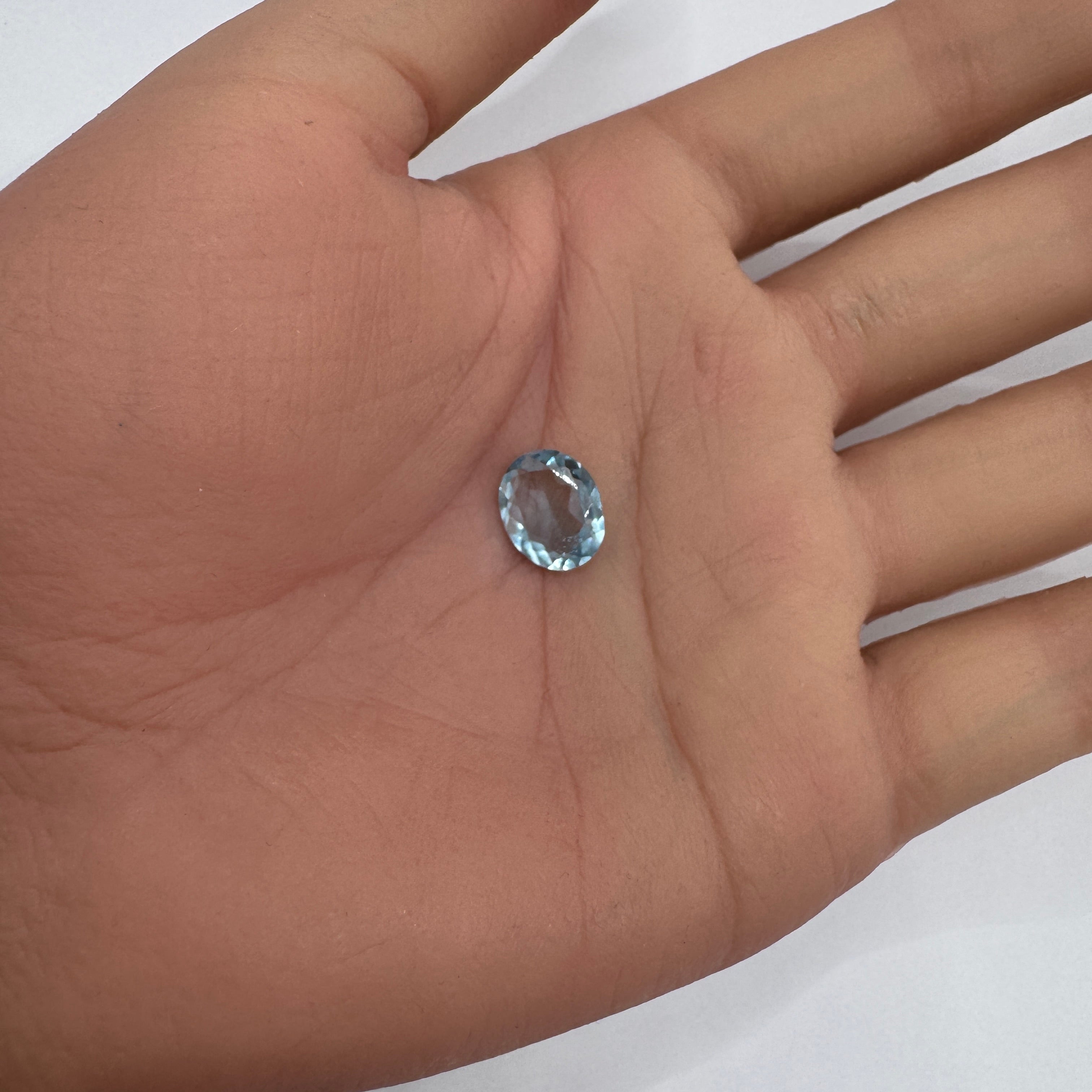 Natural Sky Blue Topaz Stone in Oval 3.80 Carats 8.9x4.4mm Size
