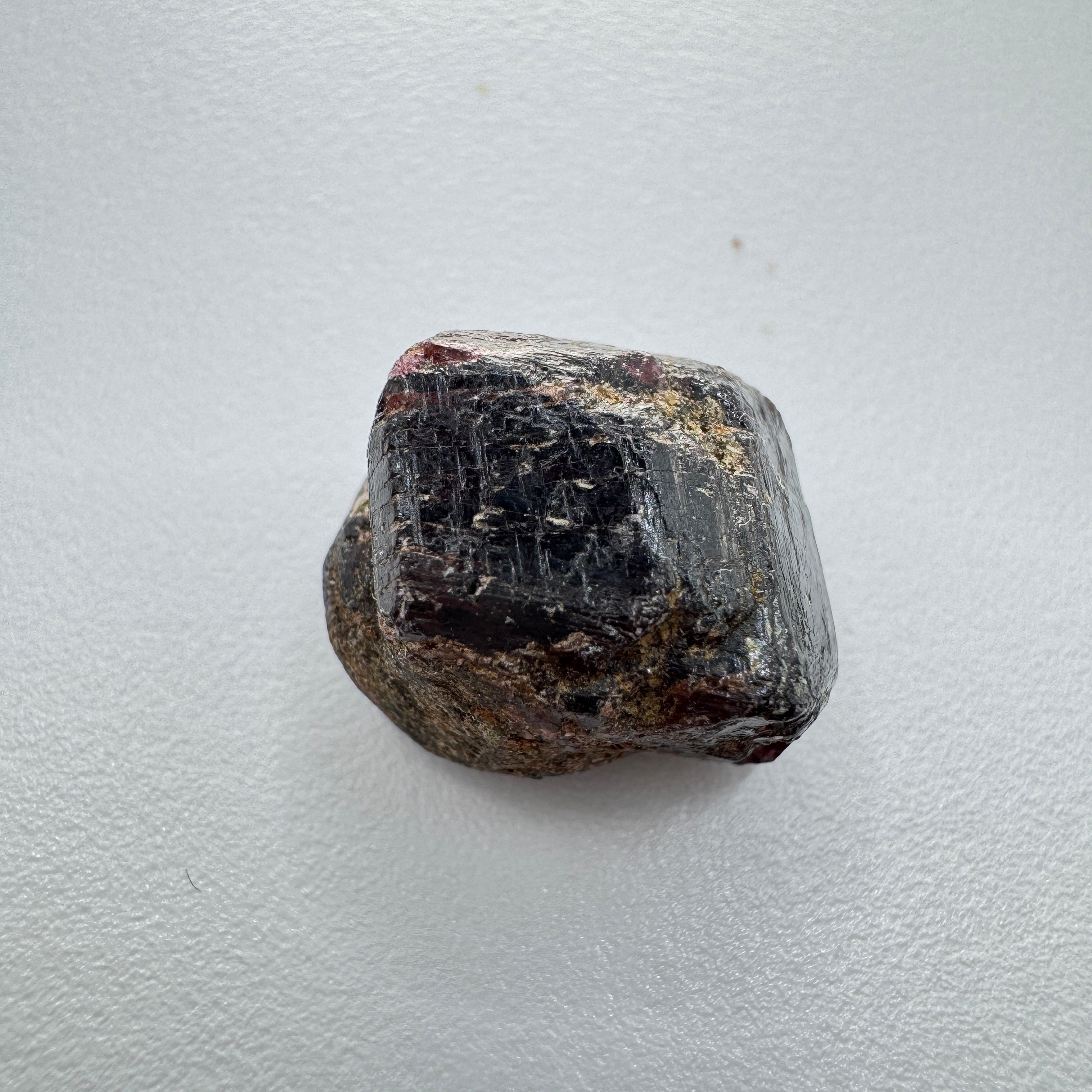 Raw Garnet Stone 30.85 Carats Weight 16.3x11.5mm in Size