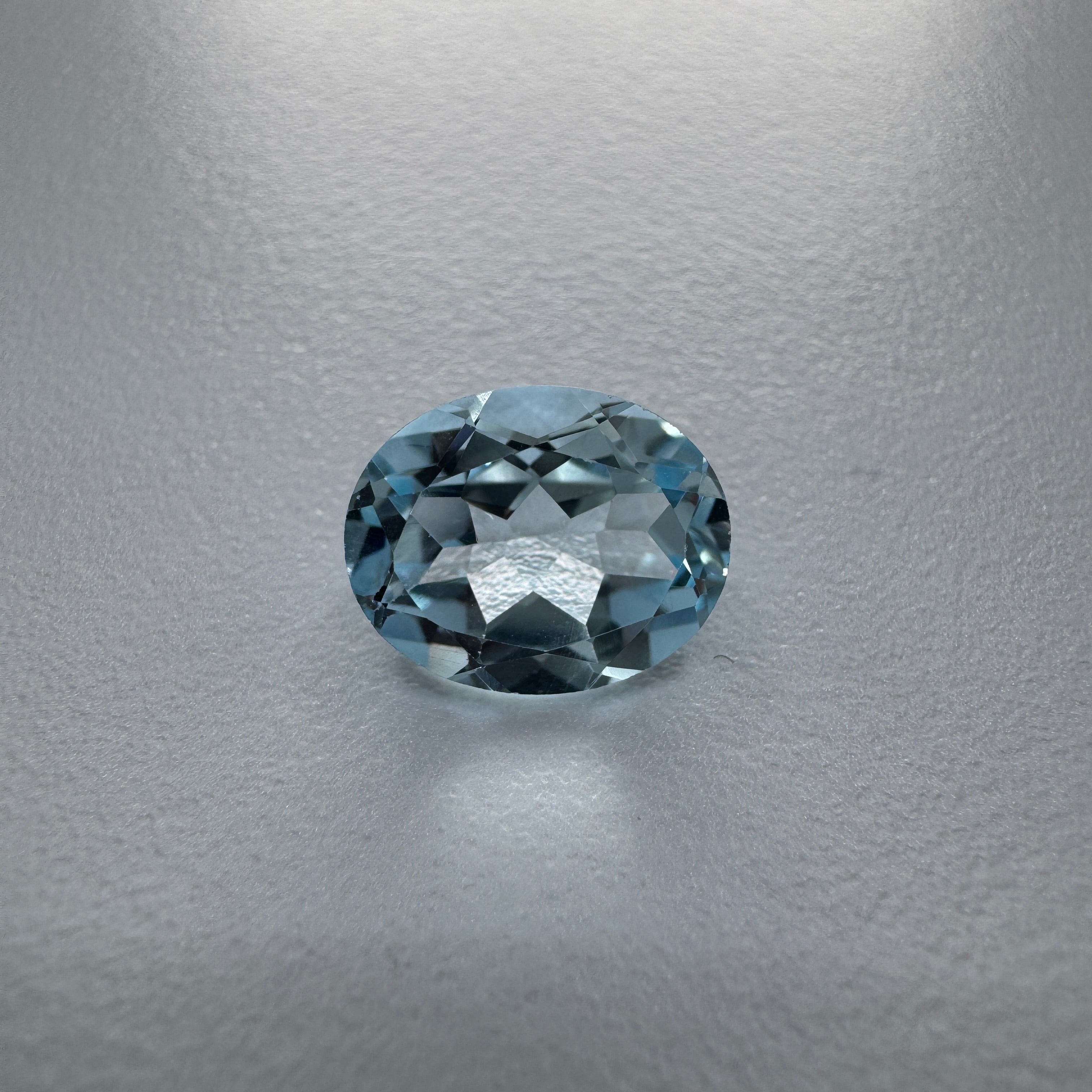 Natural Sky Blue Topaz Stone 8.1x5.2mm 3.15 Carats Oval Size