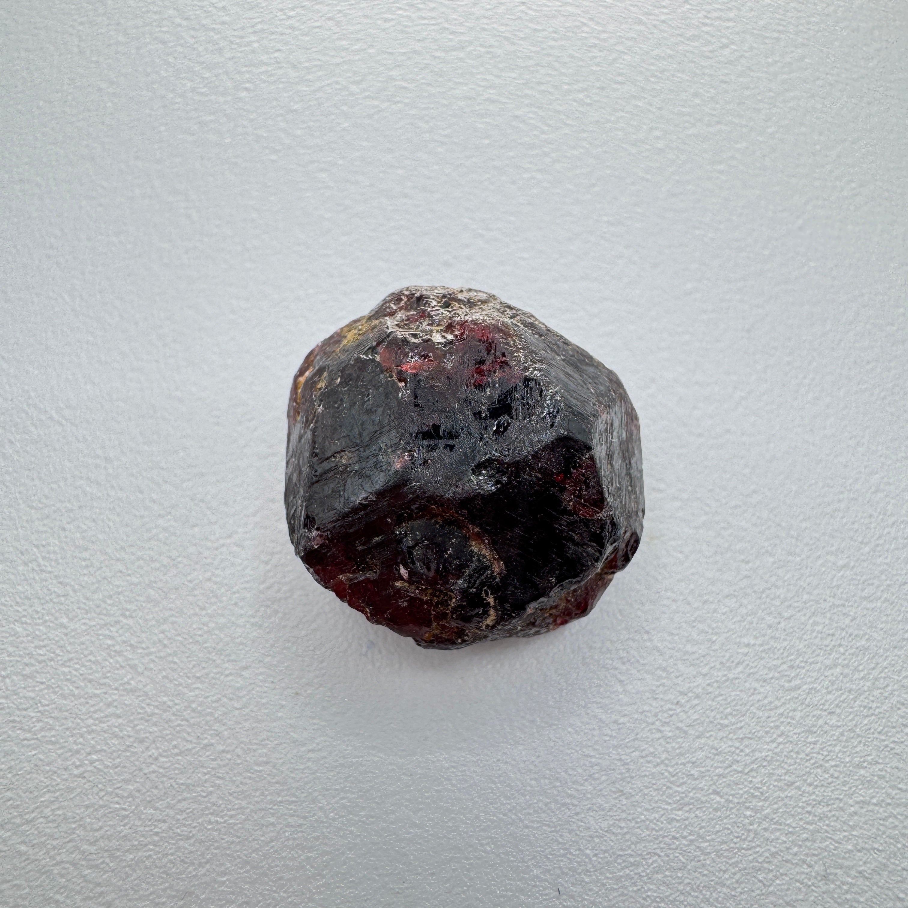 Raw Garnet Uncut Stone 39.80 Carats 19.3x11.6mm Size