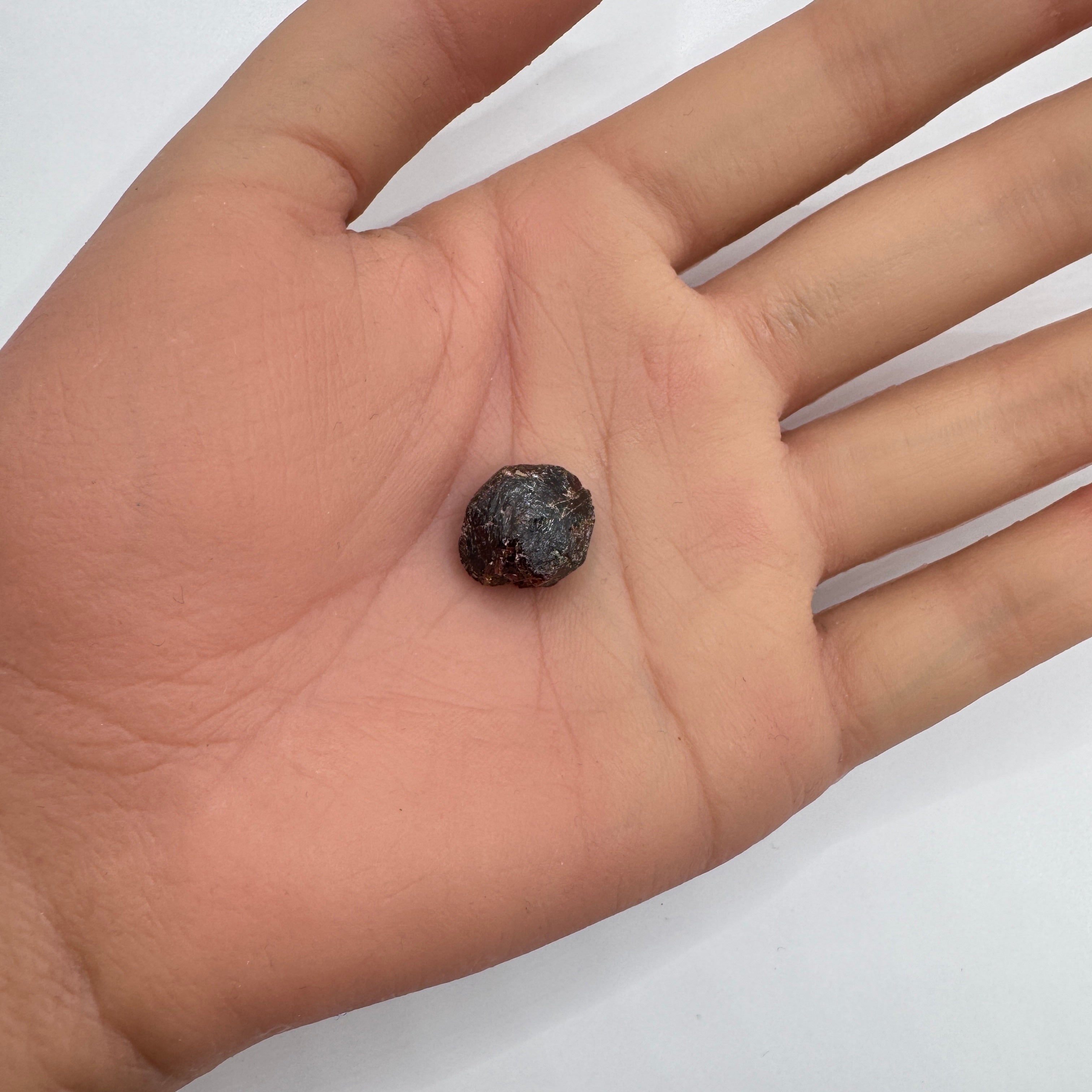 Rough Uncut Garnet Stone 20.10 Carats 12.9x10.7mm Size