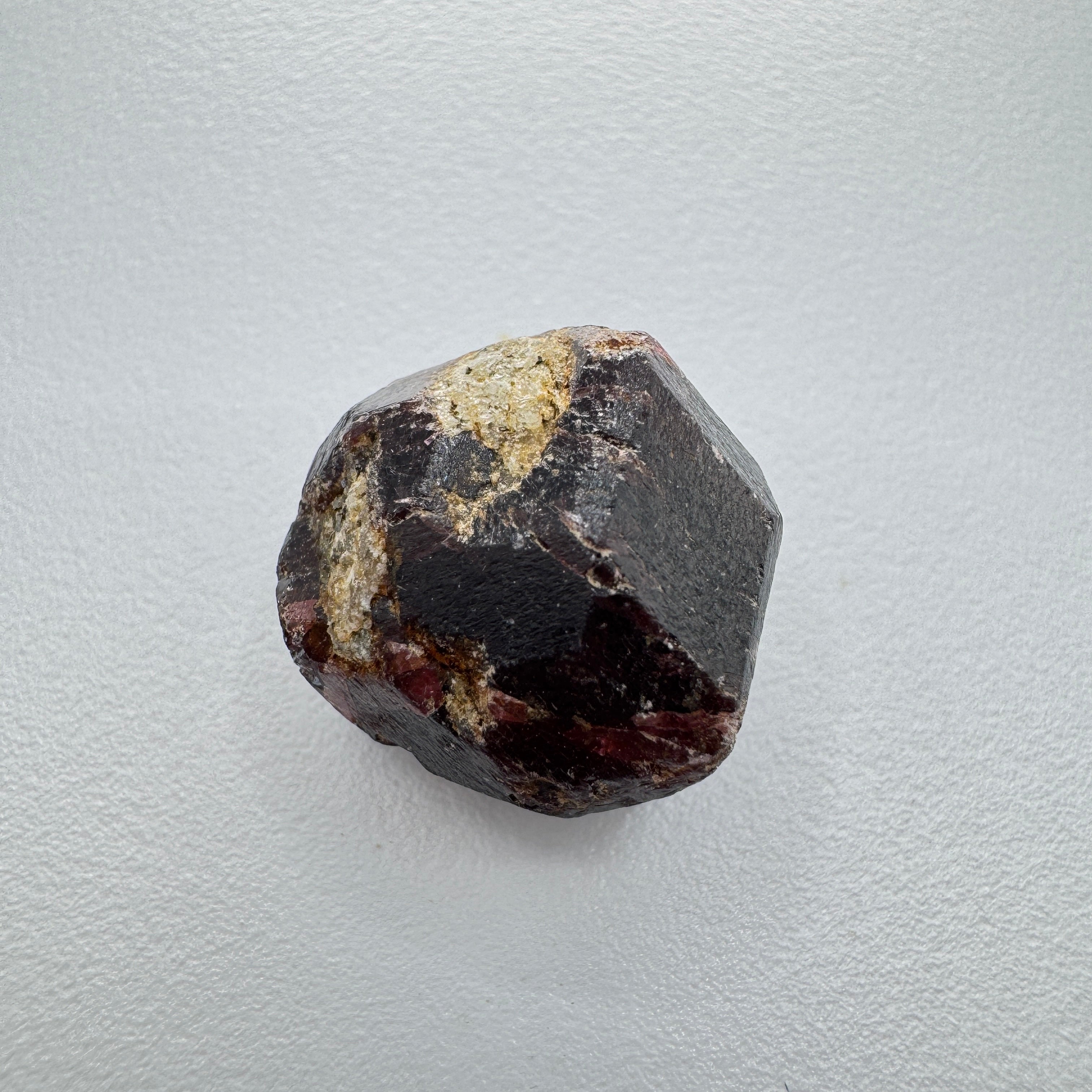 Uncut Garnet Rough Stone 12.9x17.2mm 38.65 Carats Weight